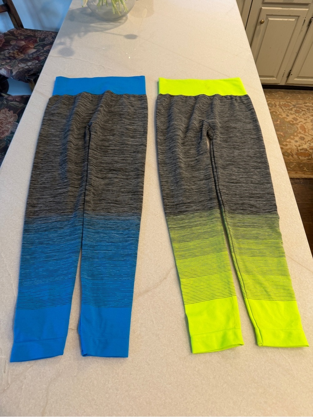 Set of two Seamless Ombre Leggings with Color- Blue & Neon Yellow